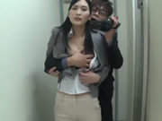 甜美女神 本庄鈴 女同事穿著OL制服 誰都控制不住