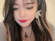 極品嫩妹直播現場裸舞渾圓大奶晃來晃去