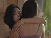 兩個百合萌妹互相揉奶愛撫玩弄彼此